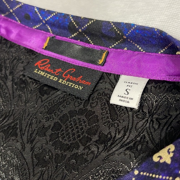 Robert Graham King Shark Limited Edition T-shirt size small men’s short sleeve - Picture 12 of 16